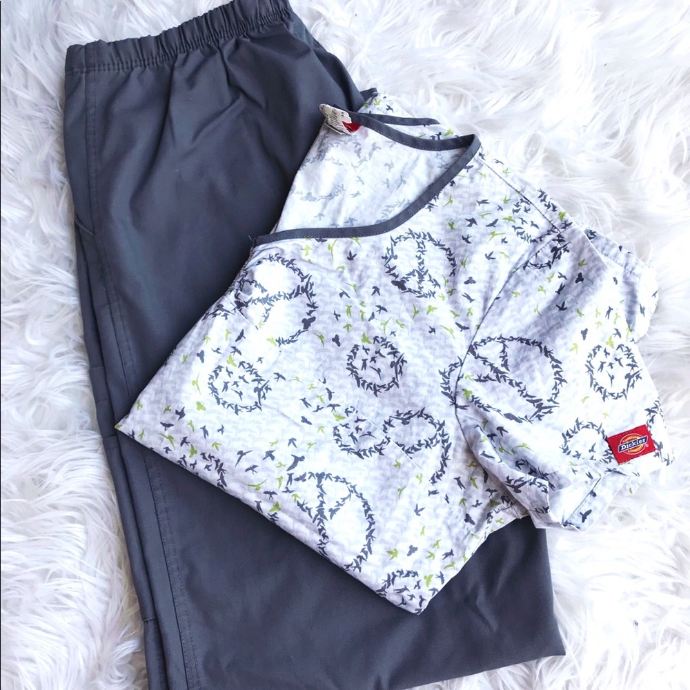 Scrub uniform for nurse